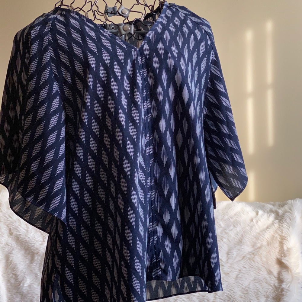 Banana Republic Pattern Short Sleeve Blouse with Tie-waist, Size XL Navy…